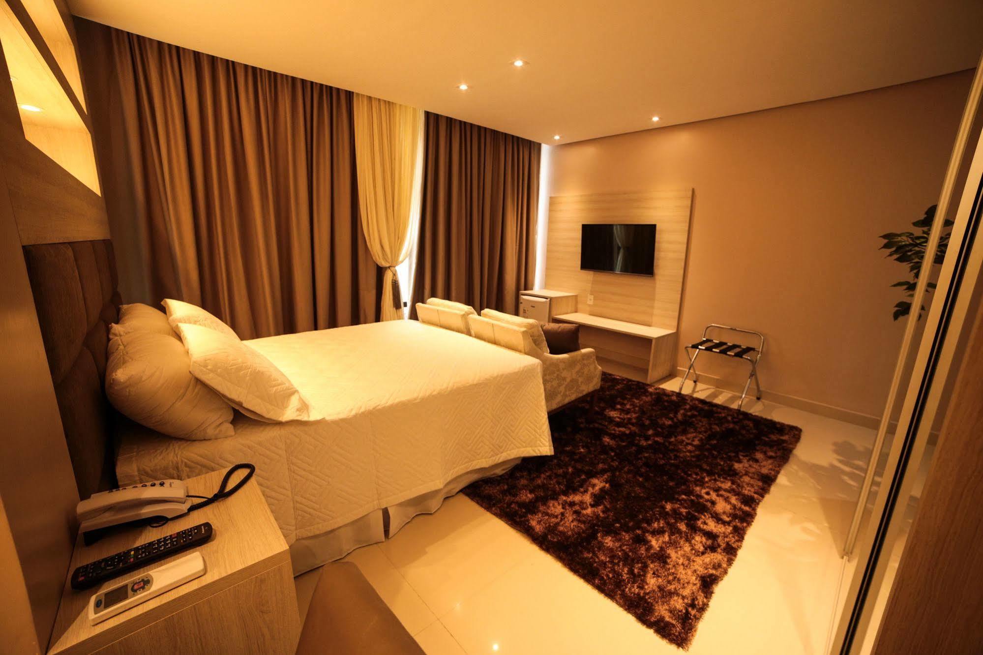 Hotel London Santarem Bagian luar foto