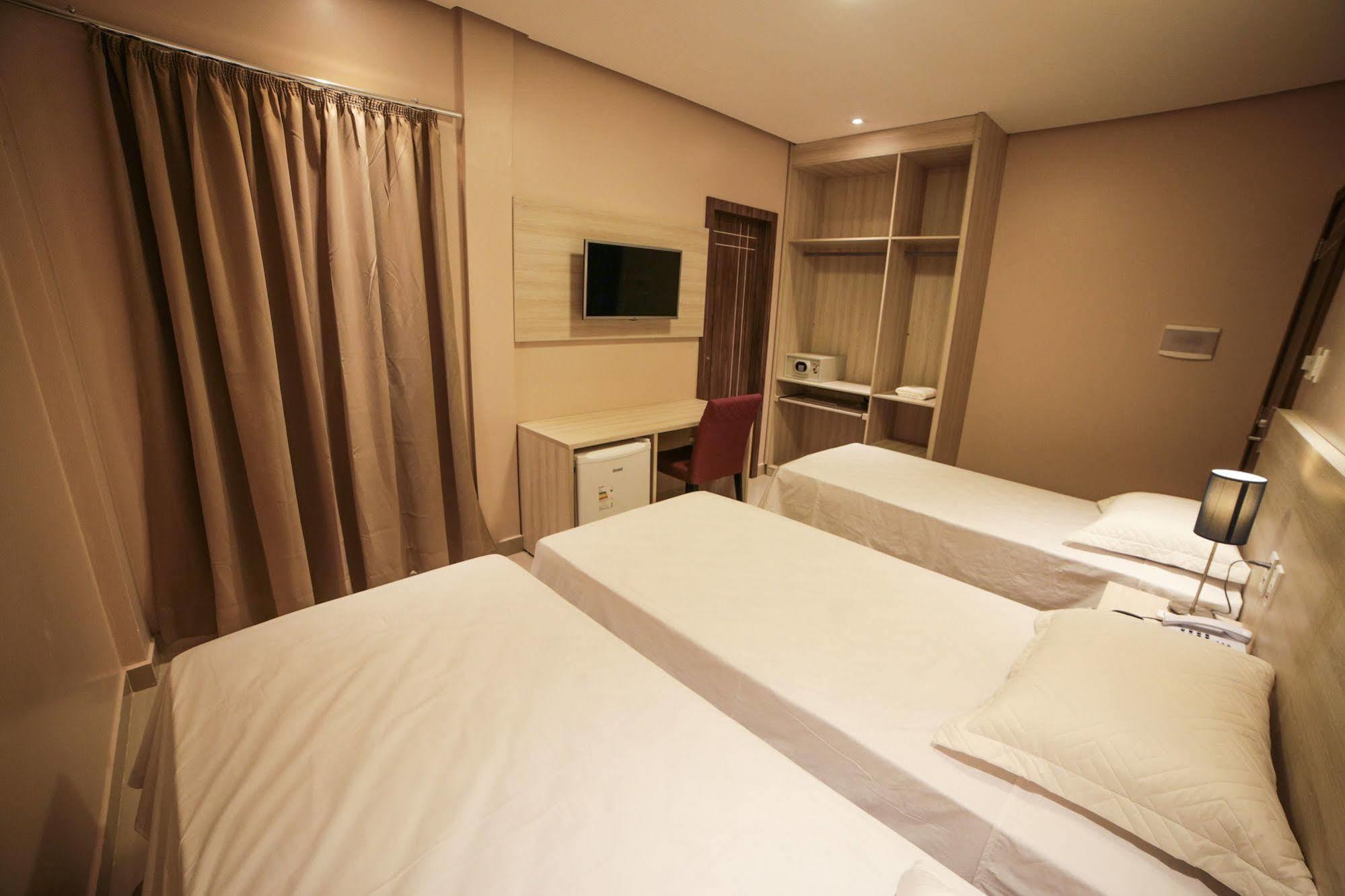 Hotel London Santarem Bagian luar foto