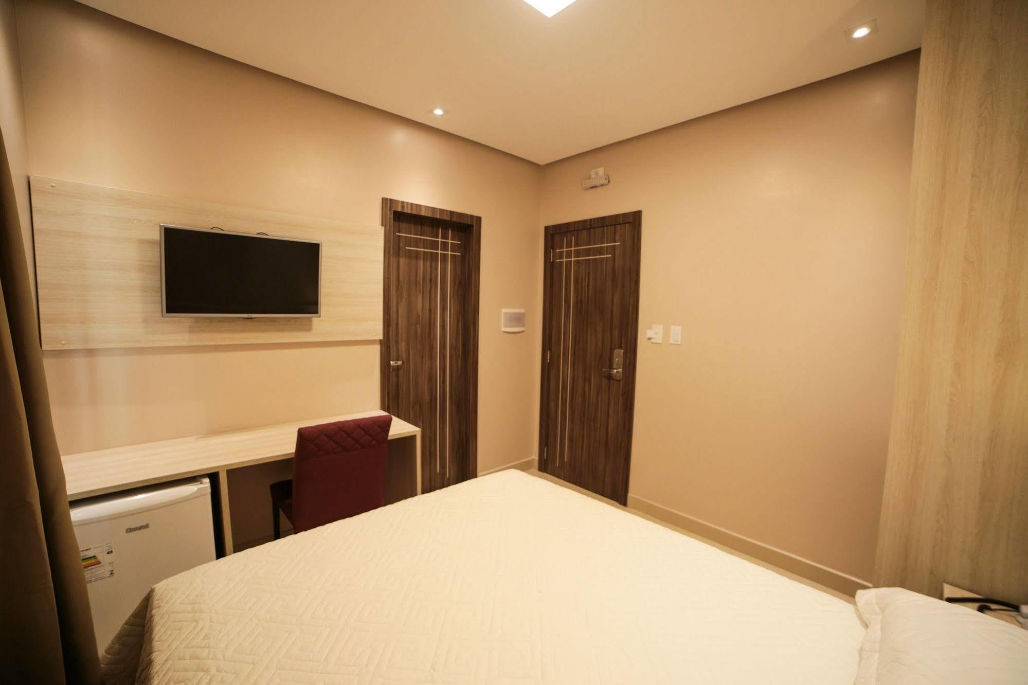 Hotel London Santarem Bagian luar foto